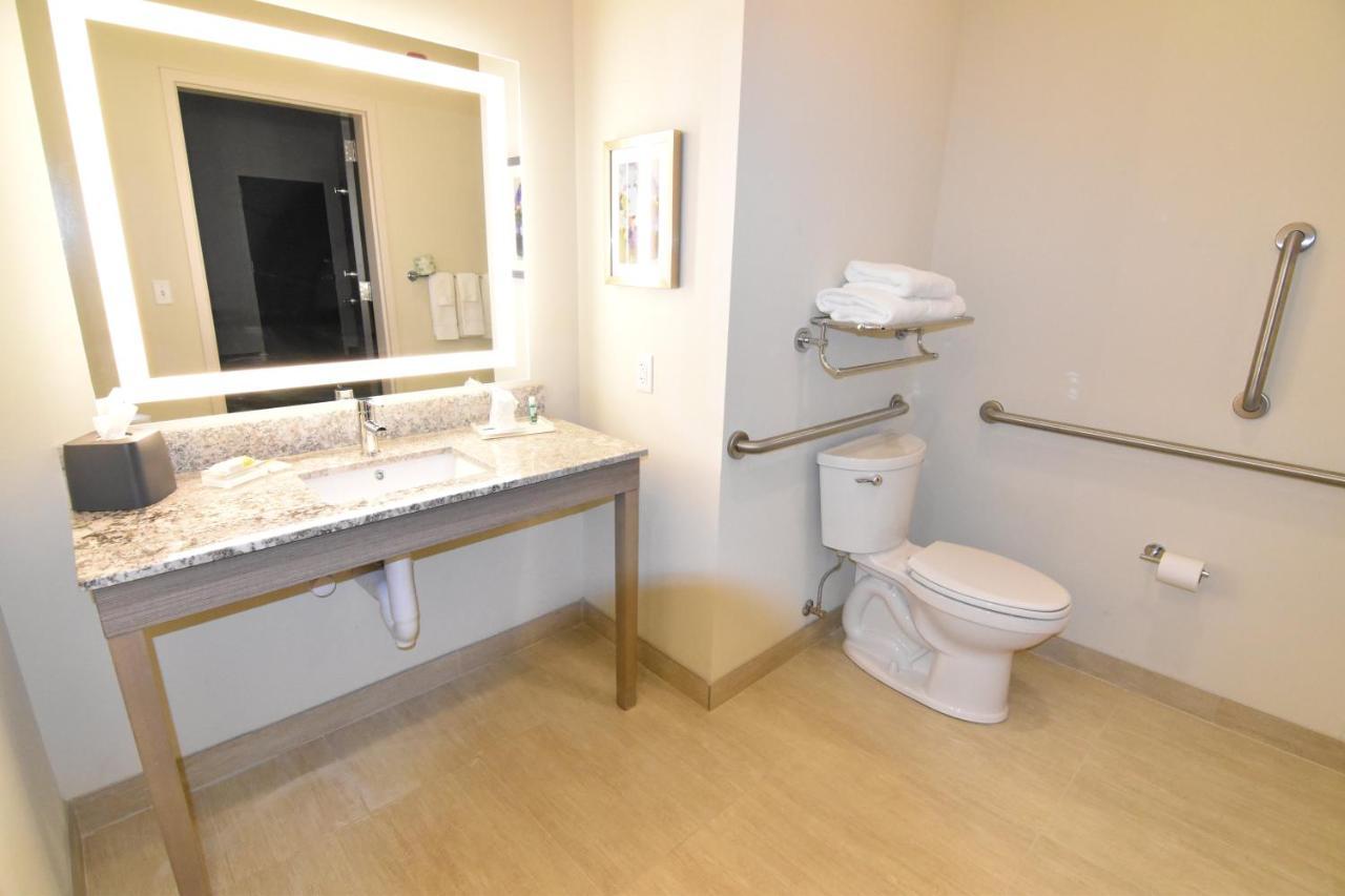 Holiday Inn - Kansas City - Northeast By Ihg Exteriér fotografie
